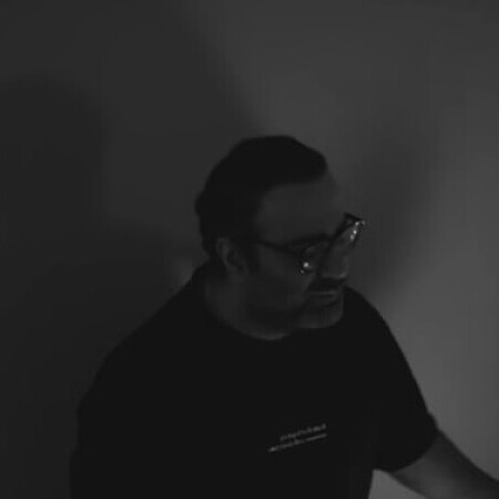 دانلود آهنگ مهدی جهانی توی تنهاییم (توی تنهاییم ماه شبامی)