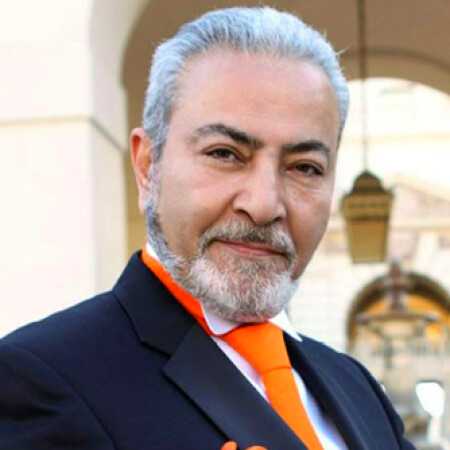 عجب صبری خدا دارد ستار