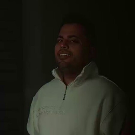 دانلود آهنگ اوﻧﻰ ﻛﻪ ﺗﻮ دﻟﻢ ﺑﻮد داﻏﺶ رو دﻟﻢ ﻣﻮﻧﺪ