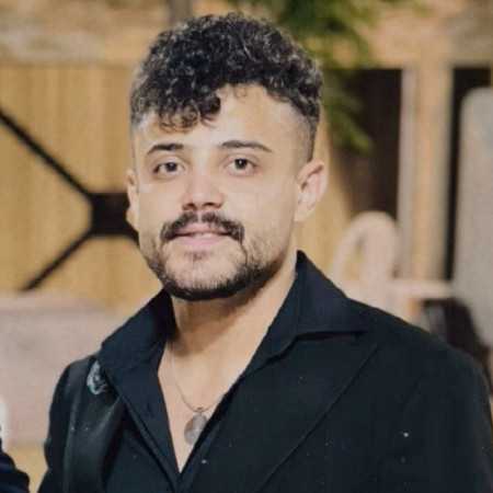 محمد ملایی سر سنگ مزارم گل بریزید