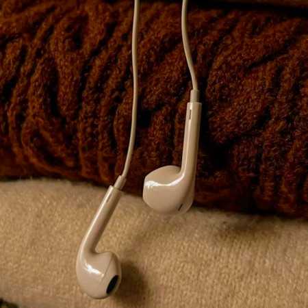 میدونی هلاکتم عاشق سینه چاکتم با صدای زن